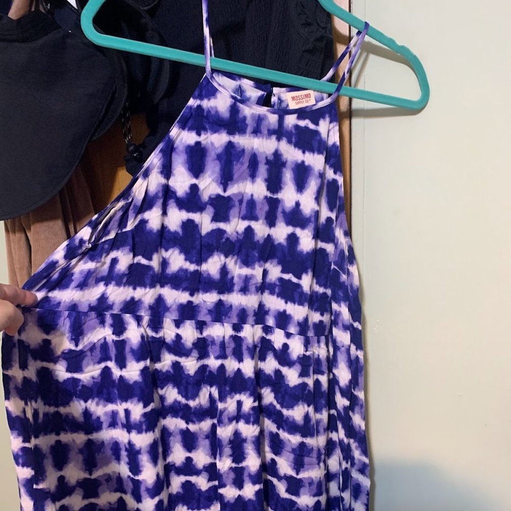 Beautiful halter style dress!